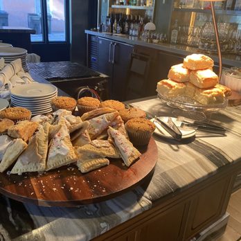The Palmetto Hotel - Breakfast spread - Hotels Near Me - Charleston, South Carolina The Palmetto Hotel - Breakfast spread - Hotels Near Me - Charleston, South Carolina