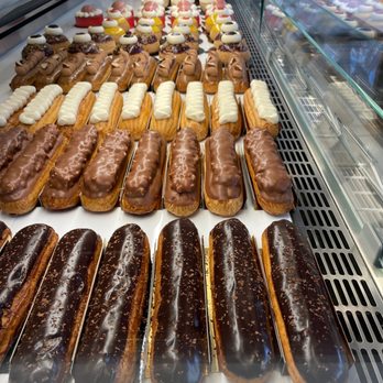 Petit Chou - Bakeries Near Me - New York, New York