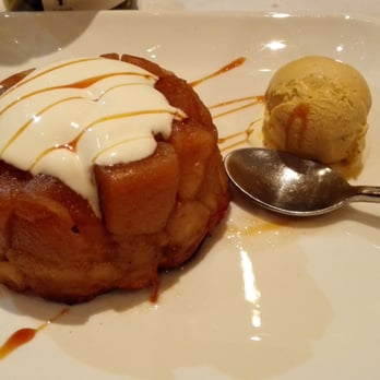 Virgule - tarte tatin avec sa boule de glace vanille - French Near Me - Paris, 75