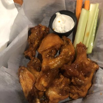 The Excelsior Pub - medium wings - Pubs Near Me - Albany, New York