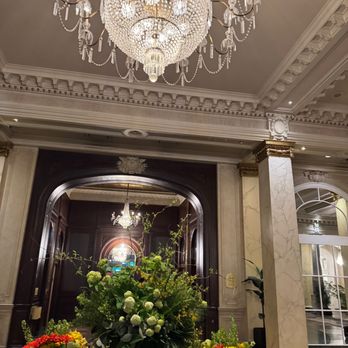 Fairmont Palliser - lobby - Hotels Near Me - Calgary, Alberta Fairmont Palliser - lobby - Hotels Near Me - Calgary, Alberta