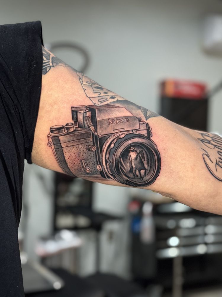 Only 4ever Tattoo Studio  Logo