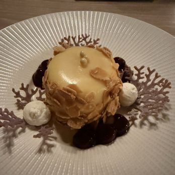 Narcoossee's - Almond-crusted Cheesecake - New American Near Me - Lake Buena Vista, Florida