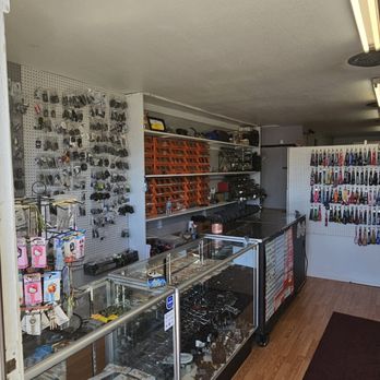 Gares key - Inside - Keys & Locksmiths Near Me - Tulare, California Gares key - Inside - Keys & Locksmiths Near Me - Tulare, California