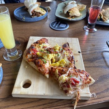 Palette 22 - Unlimited Brunch: Breakfast Pizza and @Bulgogi Beef - Bars Near Me - Arlington, Virginia Palette 22 - Unlimited Brunch: Breakfast Pizza and @Bulgogi Beef - Bars Near Me - Arlington, Virginia