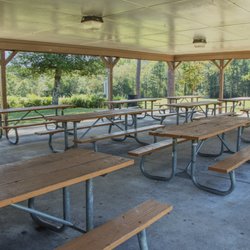 Lake Rim Park - Great pavilion and restroom facility...