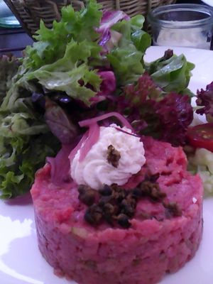 LEOPOLD Restaurant im Weingut von Winning by null