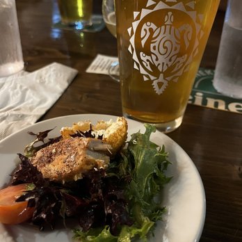 BREW'd Craft Pub - Gastropubs Near Me - Honolulu, Hawaii
