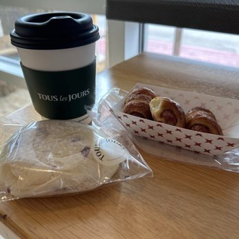 Tous Les Jours - Bulgogi roll, cranberry cream cheese bread, and matcha tiramisu latte - Coffee & Tea Near Me - Austin, Texas