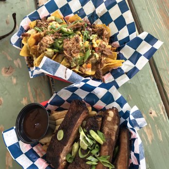 Grizzly Grille - Pork rib & fries and nachos - Food Trucks Near Me - Gardiner, Montana