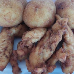Cocina Económica Los Pinos - Croquetas de papa y tenders de pollo
