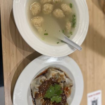 Shanghai time - Wontons In Red Chili Oil 6Pcs 6Pcs - Shanghainese Near Me - New York, New York