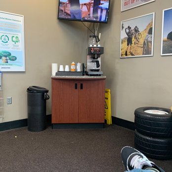 Firestone Complete Auto Care - Little coffee area and TV - Tires Near Me - Shawnee, Kansas