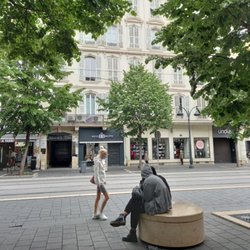 Miriam Ferrari-Pontet - Vue de l'entrée de la Galerie de la Victoire,  où se trouve le Cabinet