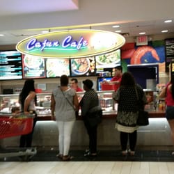 Cajun Cafe Bar & Grille - Busy counter