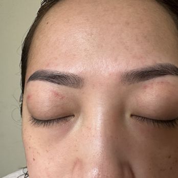 Brow Arc - Eyebrows scratched by harsh thread work - Waxing Near Me - Riverside, California