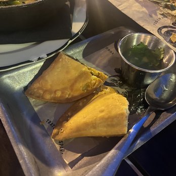 Fogon And Lions - Empanadas - Cocktail Bars Near Me - Alpharetta, Georgia