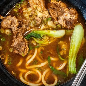 7 Noodles & Sizzling - Taiwanese Stewed Beef Prime Rib Noodle Soup w/ Udon Noodles 牛肉麵 ($17.50) - Noodles Near Me - San Jose, California