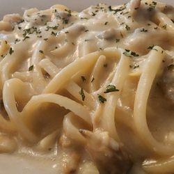 Corso's Italian Restaurant - Linguine w clam sauce