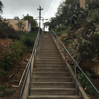 La Mesa Public Stairs - The beginning - Hiking Near Me - La Mesa, California La Mesa Public Stairs - The beginning - Hiking Near Me - La Mesa, California