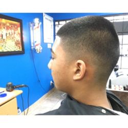 Royal Men's Hairstyling & Barber Shop - Photo