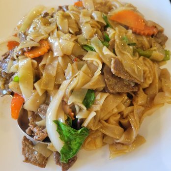 Jasmine Rice Thai Cuisine - Drunken noodles with beef - Thai Near Me - Gretna, Louisiana Jasmine Rice Thai Cuisine - Drunken noodles with beef - Thai Near Me - Gretna, Louisiana