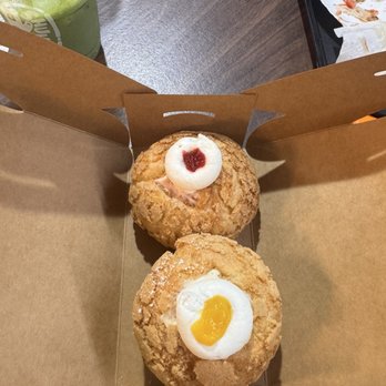 Shuu Cafe - Mango and strawberry cream puffs - Desserts Near Me - Plainsboro Township, New Jersey Shuu Cafe - Mango and strawberry cream puffs - Desserts Near Me - Plainsboro Township, New Jersey