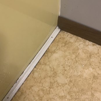 Birchmont Motel - Dirt and grime in bathroom - Hotels Near Me - Marquette, Michigan Birchmont Motel - Dirt and grime in bathroom - Hotels Near Me - Marquette, Michigan