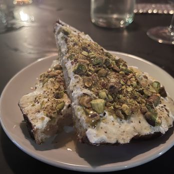 Maxwell Park - Wine Bars Near Me - Washington, DC, District of Columbia