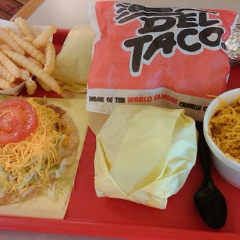 Del Taco - Tray of Nauglesy food from Del Taco in Barstow - Fast Food Near Me - Barstow, California