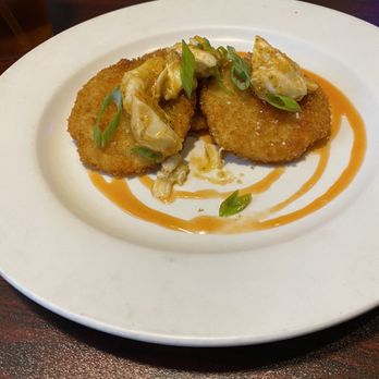 Maddie's Place - Fried Green Tomatoes with Lump Crabmeat and chili sauce - Cajun/Creole Near Me - Little Rock, Arkansas
