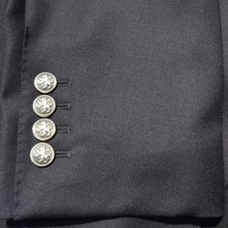 Wittmann Custom Tailoring - Functional buttonholes