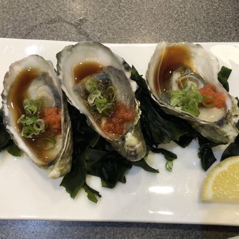 Maguro-Ya - Oyster shooter! ポン酢ともみじおろしがいいアクセントになっていて美味しいです - Japanese Near Me - Honolulu, Hawaii