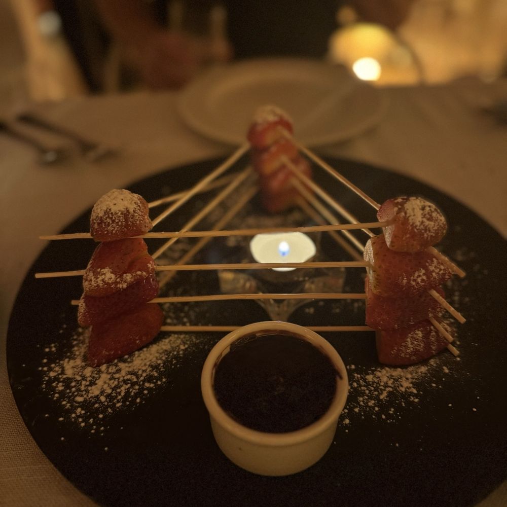 Maralunga - Strawberries and chocolate - Restaurants Near Me - México, D.F., DIF Maralunga - Strawberries and chocolate - Restaurants Near Me - México, D.F., DIF