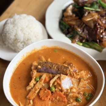 Saab Sis Thai - C4. Peanut Curry - Thai Near Me - Royal Oak, Michigan Saab Sis Thai - C4. Peanut Curry - Thai Near Me - Royal Oak, Michigan