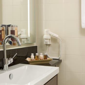 InterCityHotel Essen - Badezimmer - Hotels Near Me - Essen, NW InterCityHotel Essen - Badezimmer - Hotels Near Me - Essen, NW