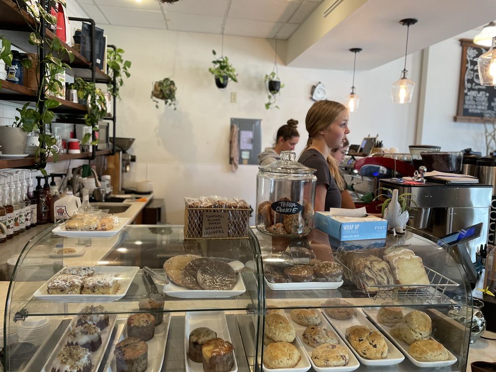 CROSSROADS COFFEEHOUSE Updated April 2024 43 Photos & 39 Reviews