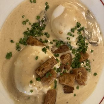 Aux Bons Crus - Porched eggs: yummy sauce! - Bistros Near Me - Paris, 75