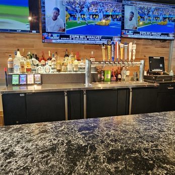 Chili's - American Near Me - Westbury, New York