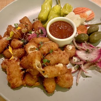 Mad & Vin - Cheddar Cheese curds - New American Near Me - Solvang, California Mad & Vin - Cheddar Cheese curds - New American Near Me - Solvang, California