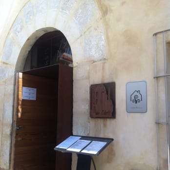 L'Hostal de Cabrit - Fachada - Hostels Near Me - San Mateo, CS