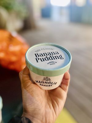 Magnolia Bakery - Rockefeller Center by null