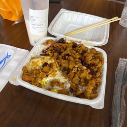 Entree - Dry Pepper Chicken w/ Medium Spice and Poached Egg Drink - Jasmine milk green tea