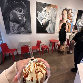 Benvenuti Montclair - Caramel Sauce and Vanilla Gelato - Gelato Near Me - Montclair, New Jersey Benvenuti Montclair - Caramel Sauce and Vanilla Gelato - Gelato Near Me - Montclair, New Jersey