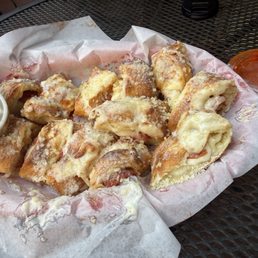 Pepperoni rolls