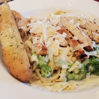 Applebee's Grill + Bar - American Near Me - Elizabeth, New Jersey