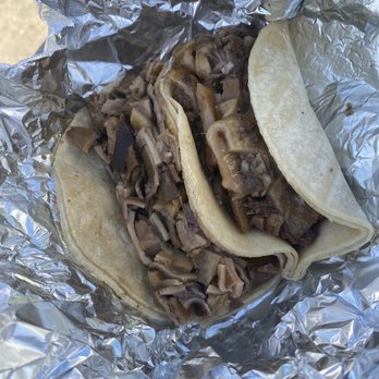 Carnitas El Momo - Tacos undressed - buche and cuero - Food Trucks Near Me - Los Angeles, California Carnitas El Momo - Tacos undressed - buche and cuero - Food Trucks Near Me - Los Angeles, California