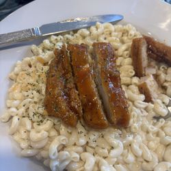 Castaway on the Bay - Spicy honey glazed mac & cheese