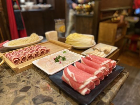 Shoo Loong Kan Hotpot by null