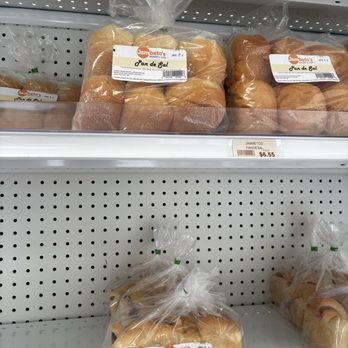Tinda Filipino Store - Pan de sal bread section - International Grocery Near Me - Katy, Texas